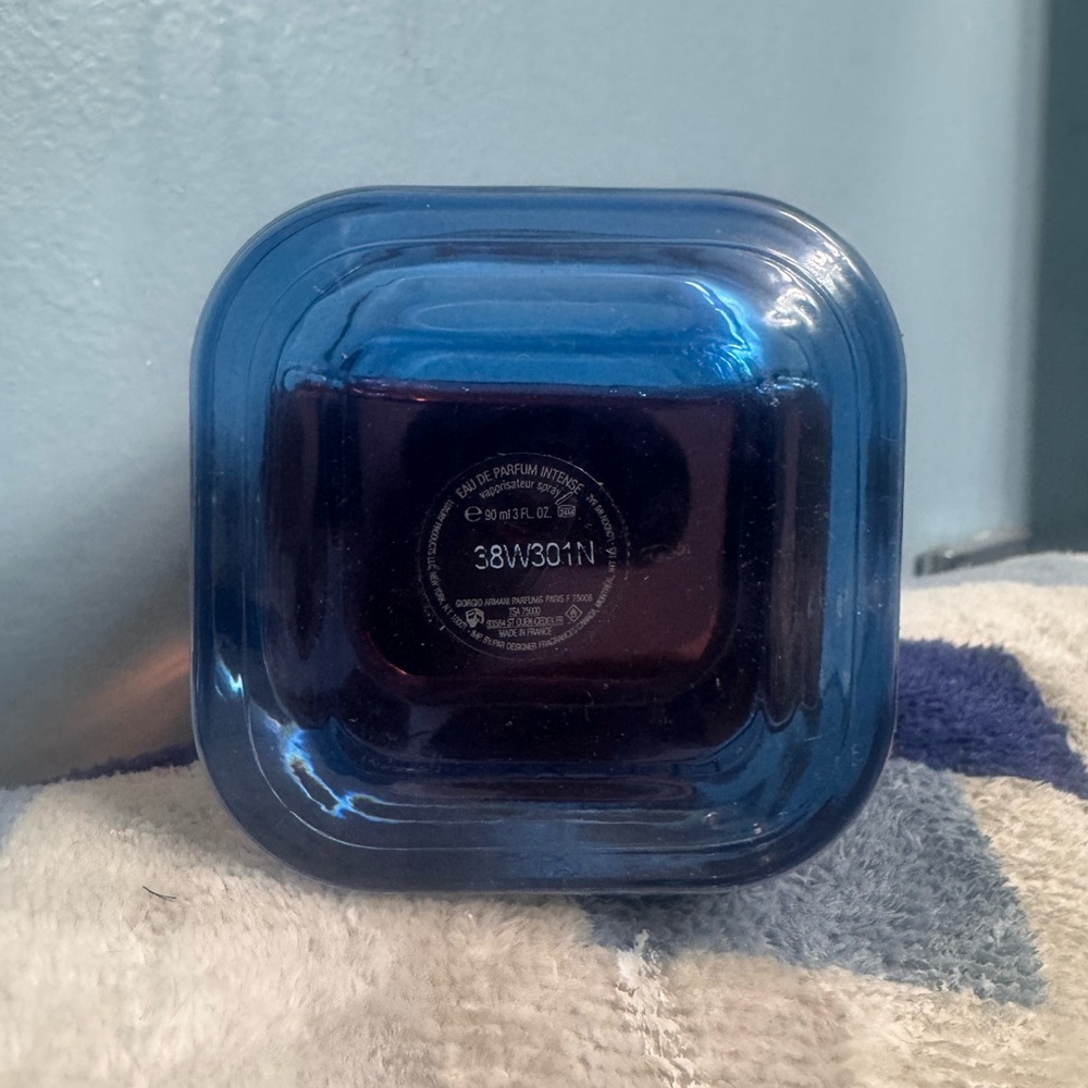 Giorgio Armani My Way Perfume - Blue and Pink - Picture 4 of 4